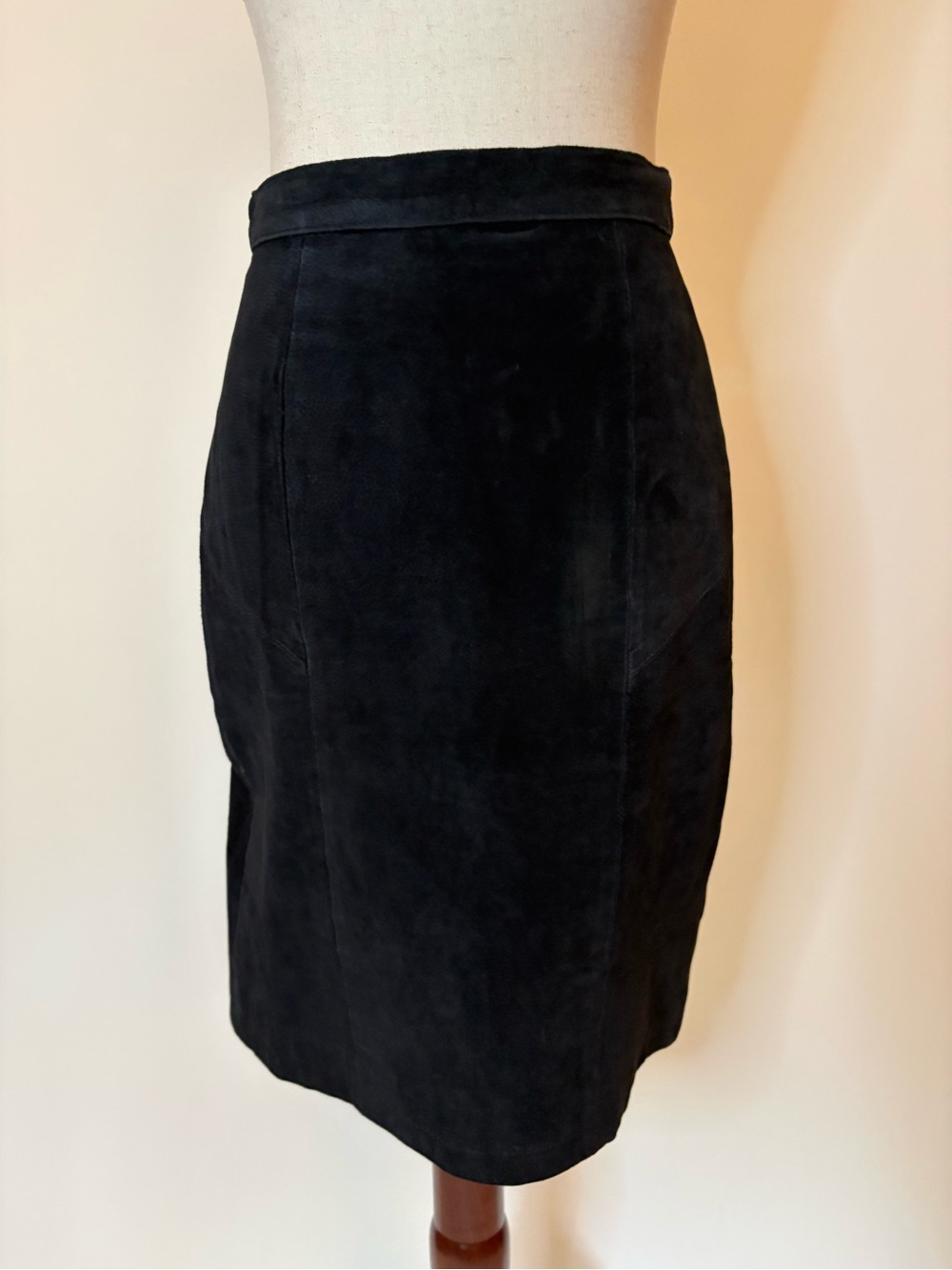 Vintage 80’s/ 90’s Classic Black Suede High Waist Pencil Skirt Size 5/6
